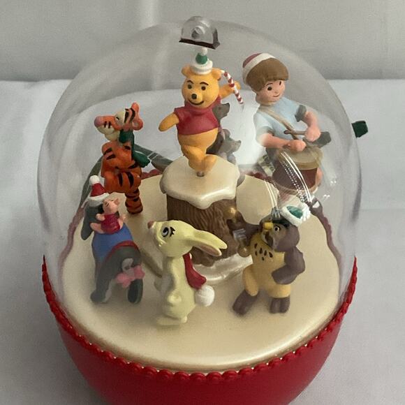 Winnie the Pooh Hallmark Keepsake Ornament 1994 Parade Magic Motion Music TESTED - Picture 16 of 16